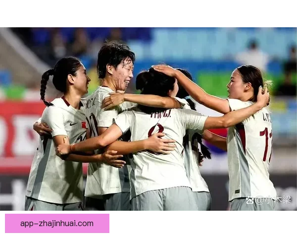 米耶尔库雷亚丘克女足6-1大胜布加勒斯特快速女足豪取胜利彰显强大实力 米耶尔库雷亚丘克女足6-1大胜布加勒斯特快速女足豪取胜利彰显强大实力